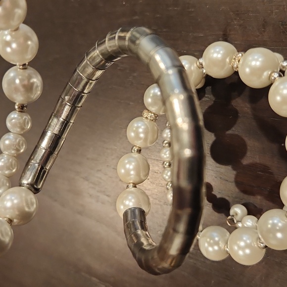 6 Tier, Faux Pearl Cuff Braclet - Picture 9 of 11